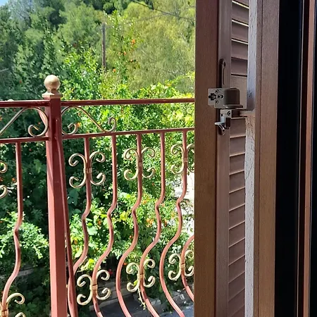 πέτρινη φωλιά