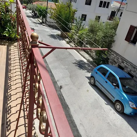 아파트 πέτρινη φωλιά *