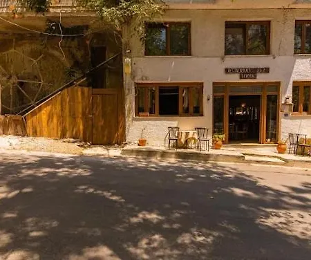 πέτρινη φωλιά 아노 볼로스